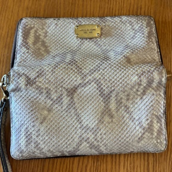 Michael Kors Jet Set Travel Continental Embossed Leather - Picture 3 of 5